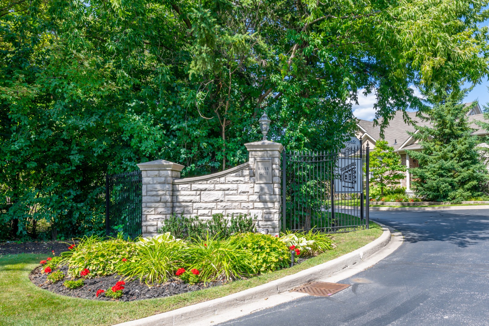 6425-6481 Rivergate Place Townhouses at 6465 Rivergate Pl, Mississauga 1