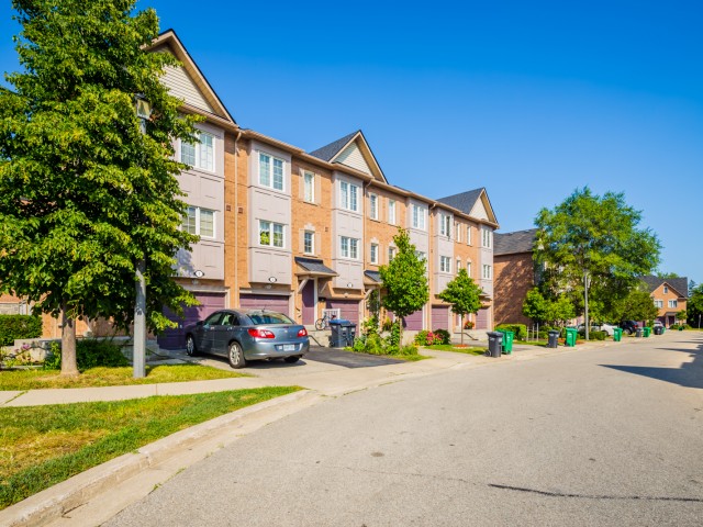 1128 Dundas Street West Condos