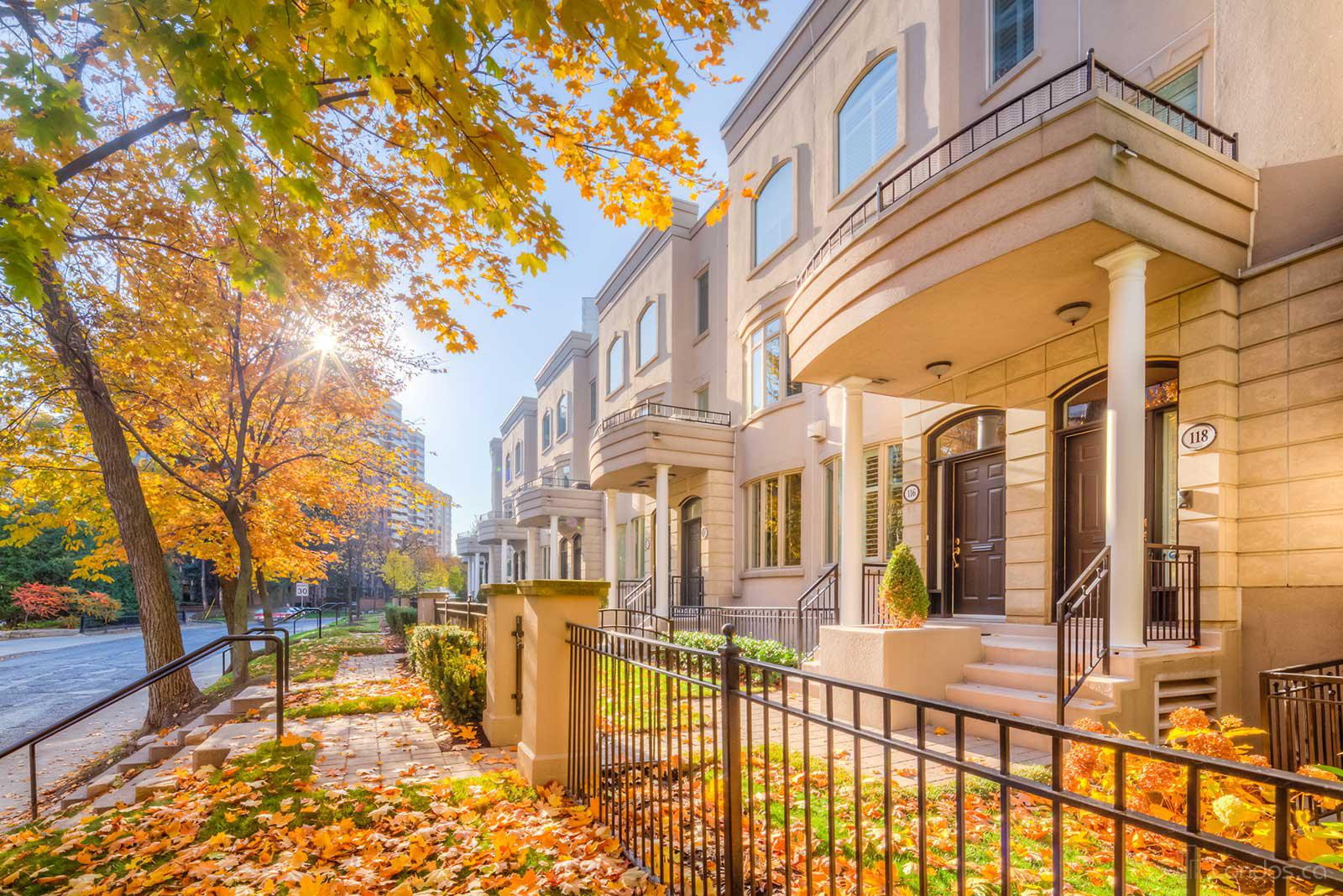 51-118 Pleasant Boulevard Townhomes at 116 Pleasant Blvd, Toronto 1