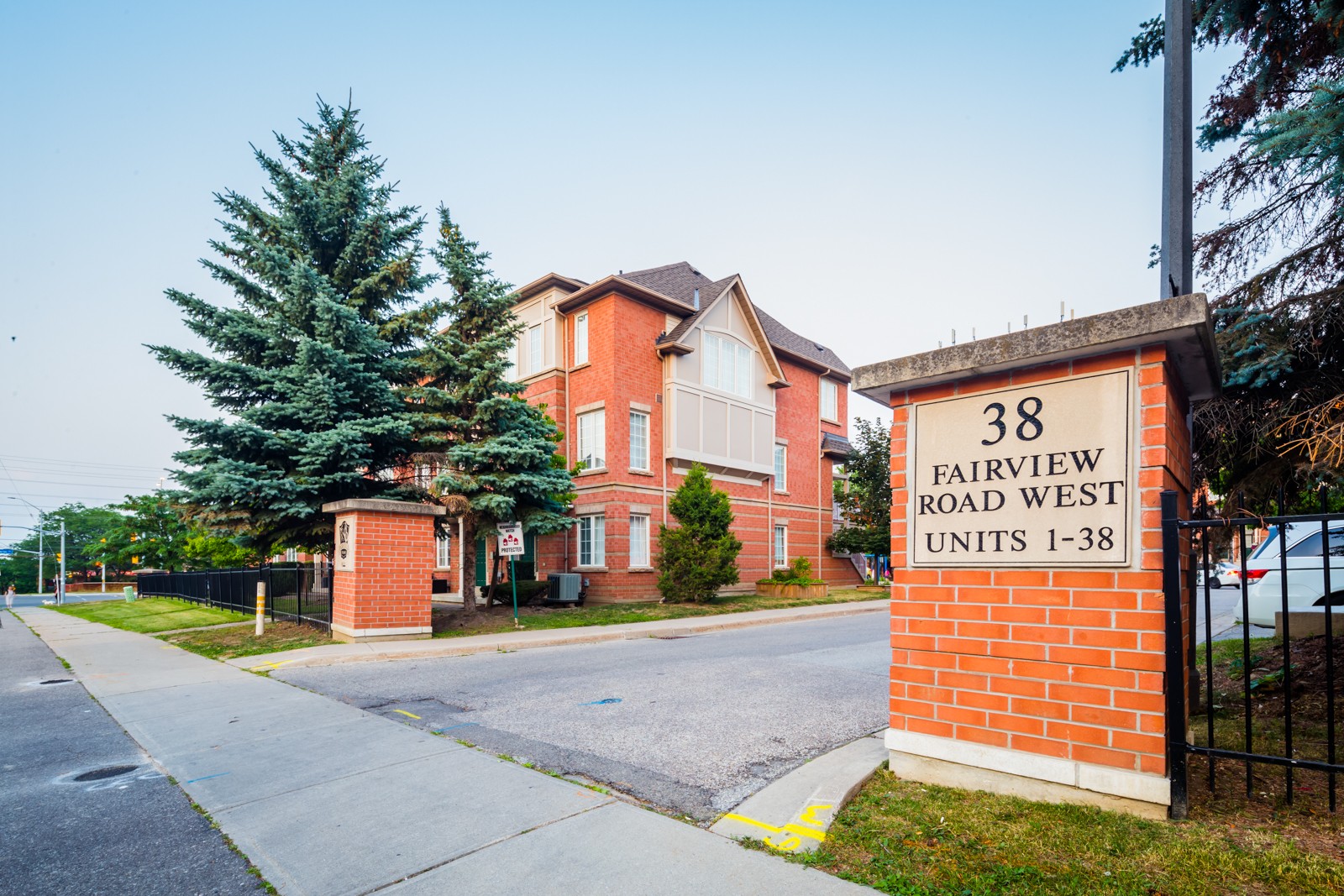 Fairfield Village at 38 Fairview Rd W, Mississauga 0