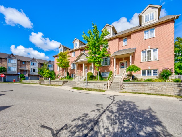 2370 Britannia Road West Townhouses photo