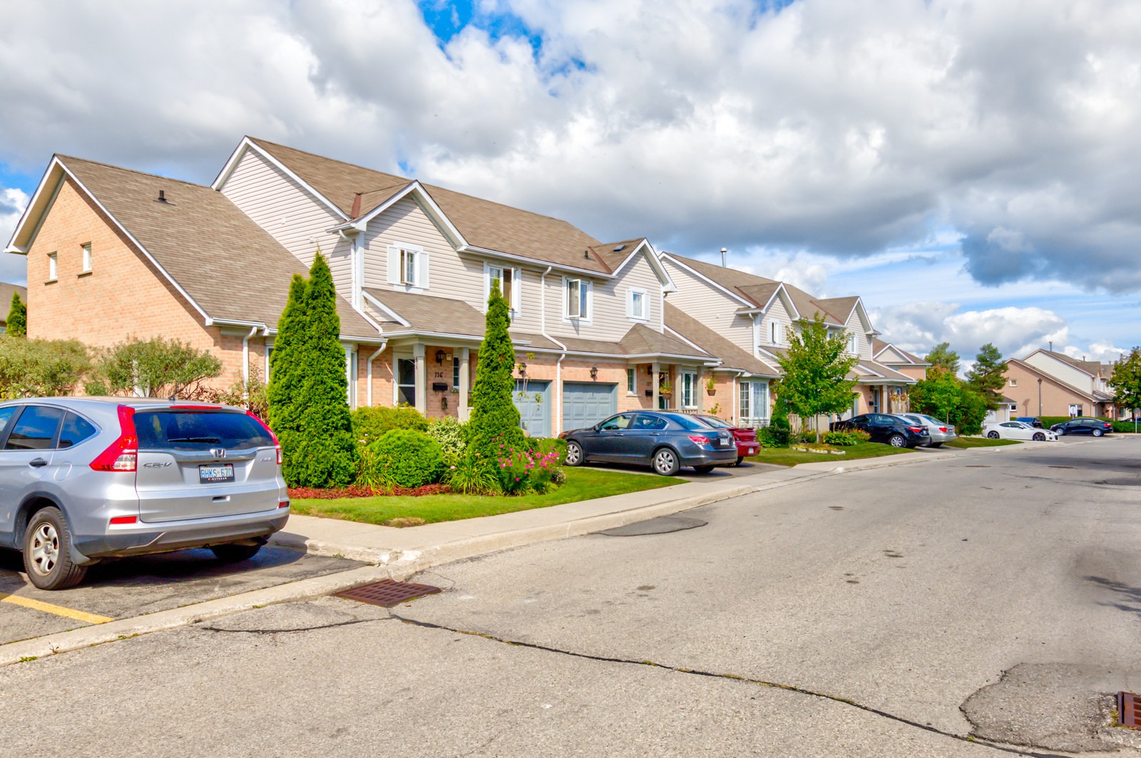 5910 Greensboro Drive Townhouses at 5910 Greensboro Dr, Mississauga 1