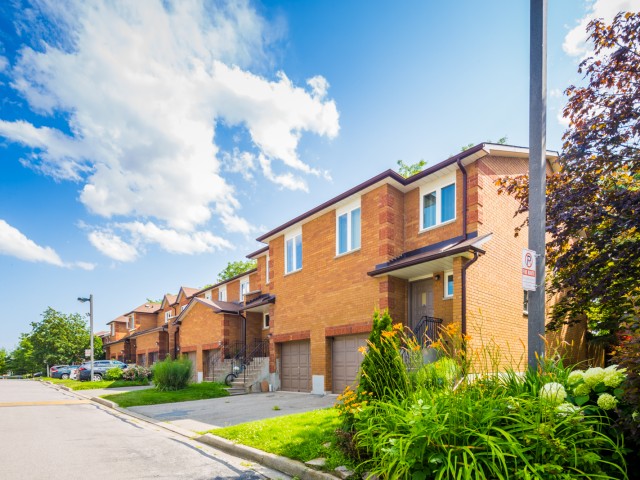 550 Steddick Court Condos photo