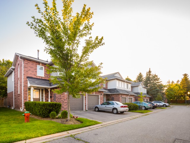 2 Lancewood Crescent Townhouses hero image