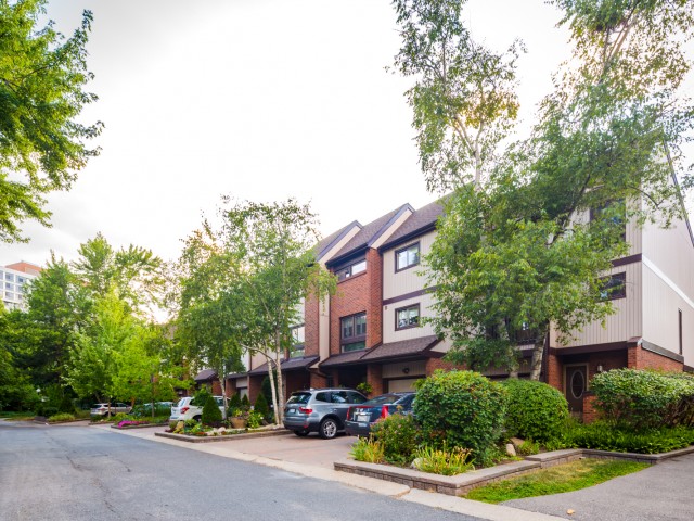 1010 Walden Circle Townhouses photo