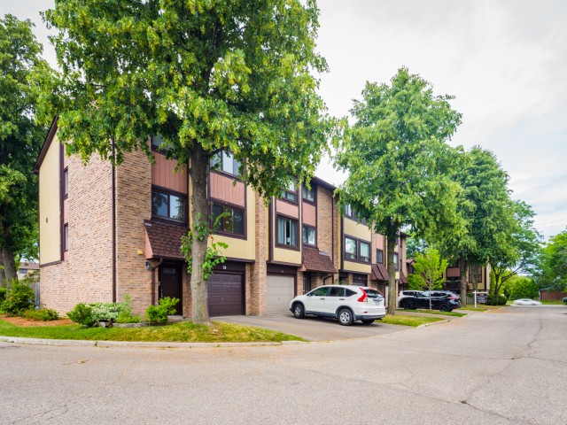 3345 Silverado Drive Townhouses