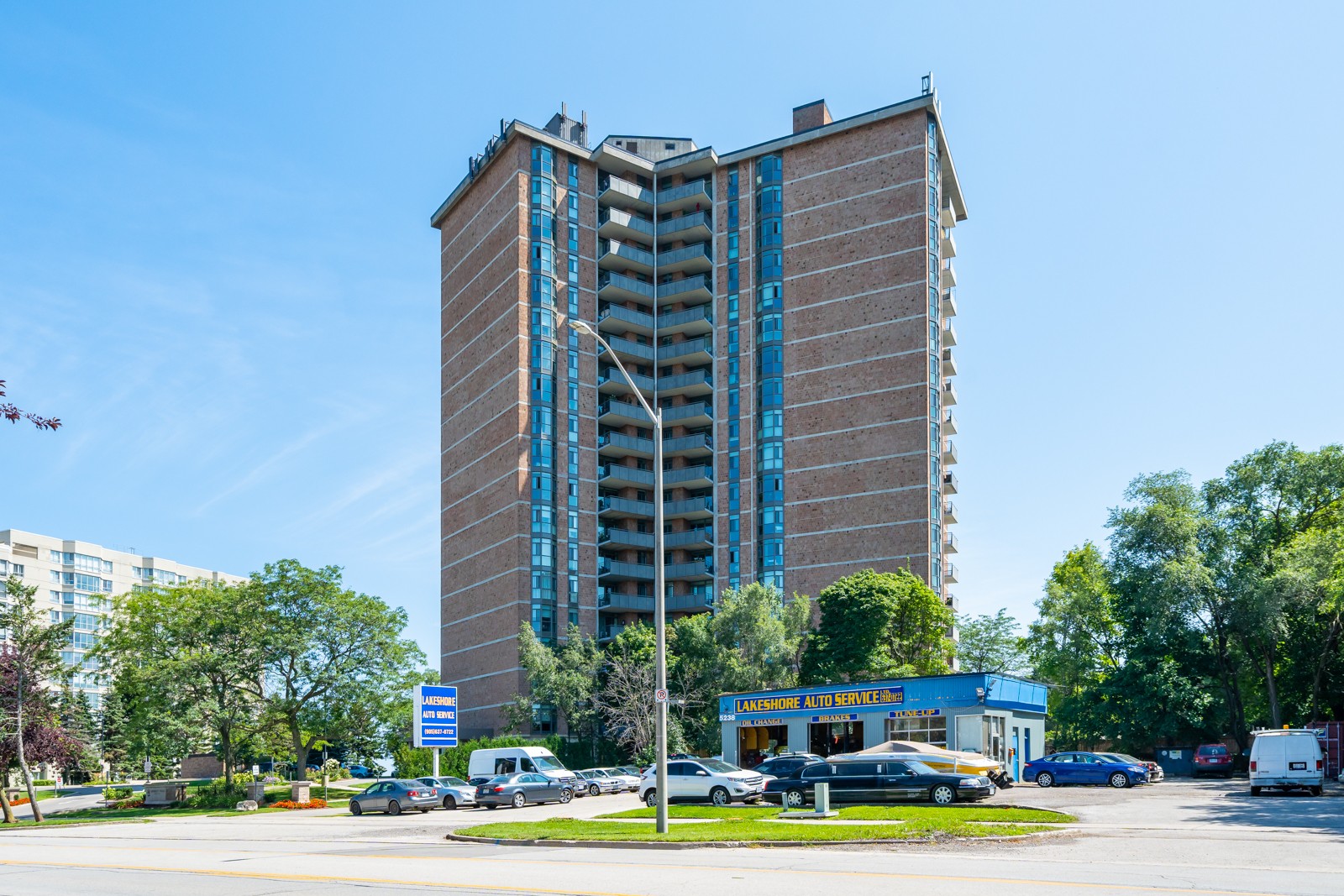 5250 Lakeshore Rd Condos 4 Condos for Sale Condos.ca