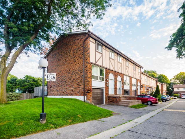 1616 Haig Townhouses photo
