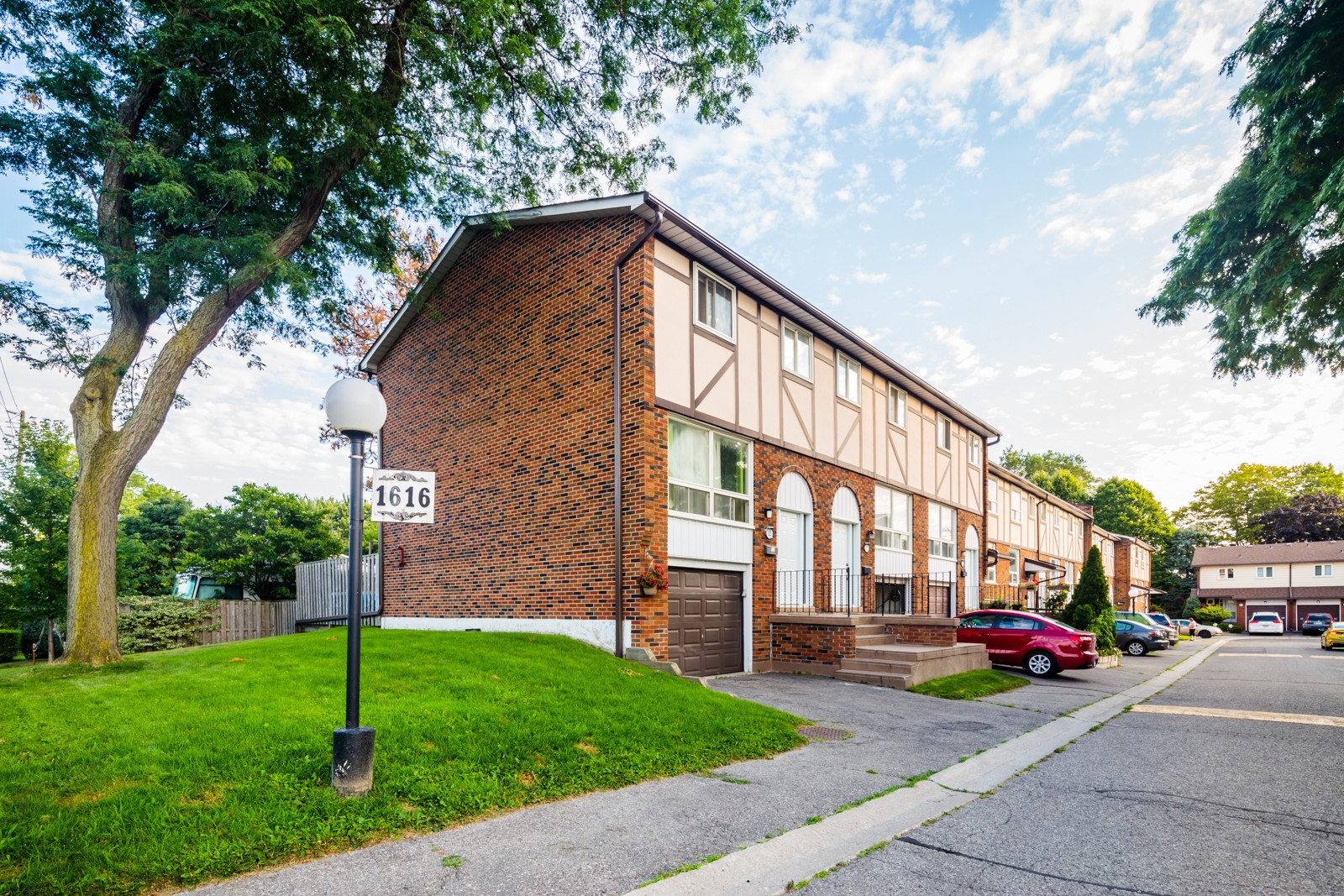 1616 Haig Townhouses at 1616 Haig Blvd, Mississauga 0