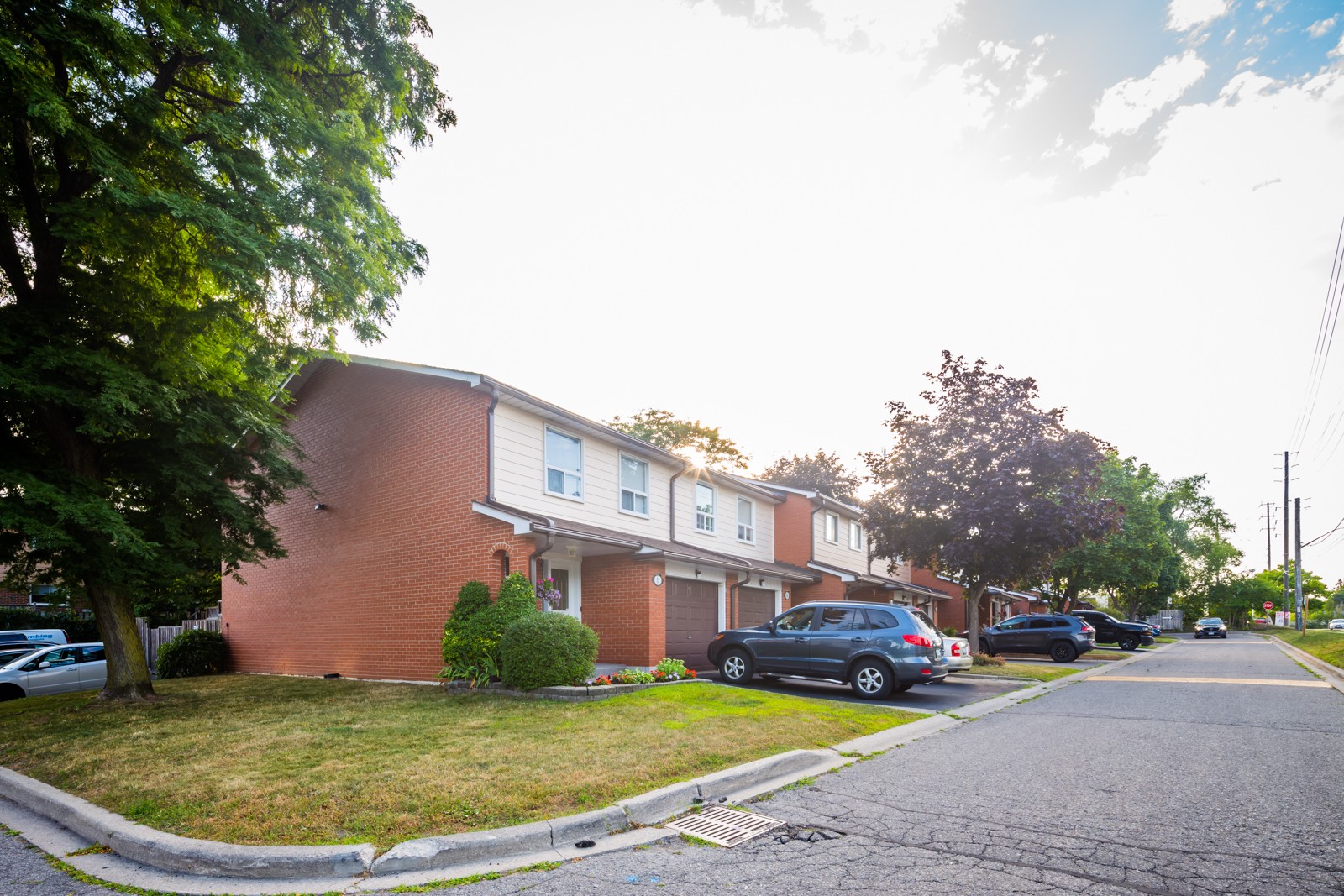 1616 Haig Townhouses at 1616 Haig Blvd, Mississauga 1