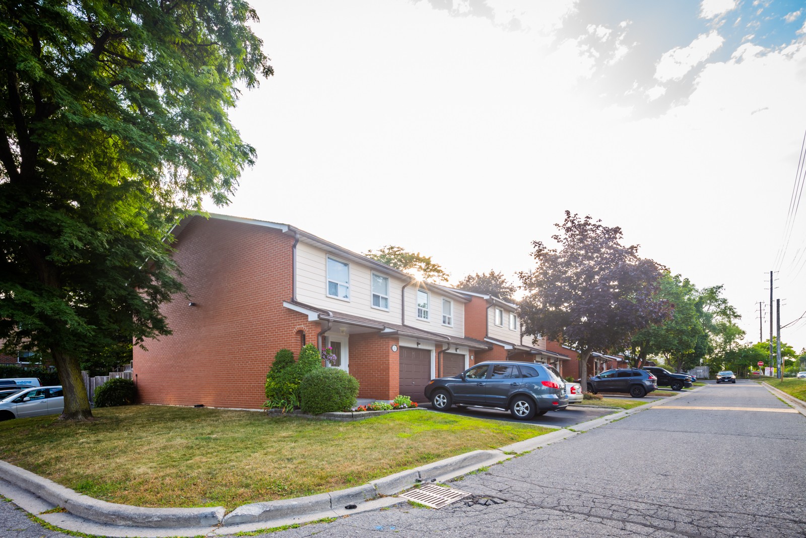 1616 Haig Townhouses at 1616 Haig Blvd, Mississauga 1