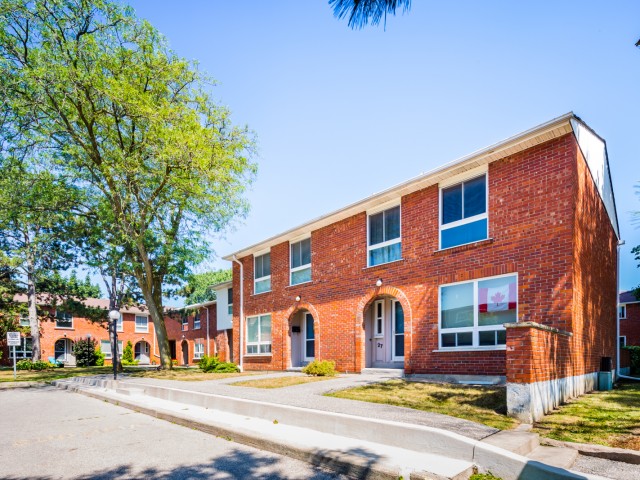 2395 Bromsgrove Townhouses photo