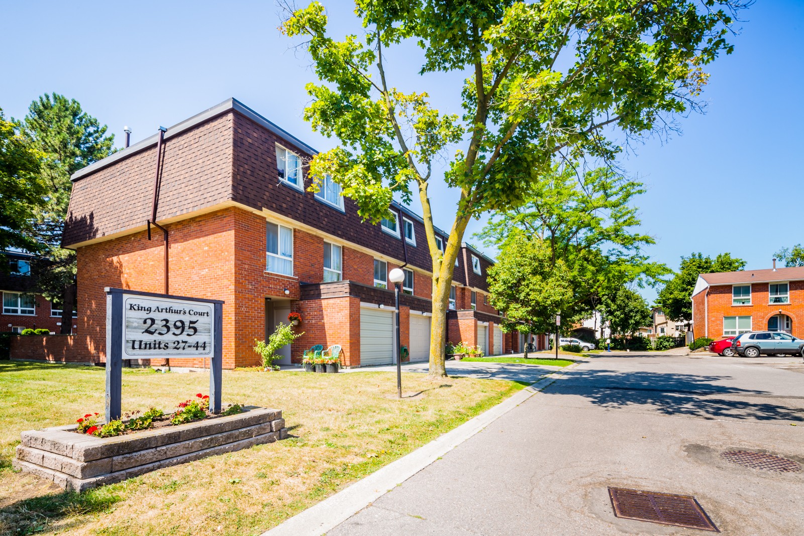 2395 Bromsgrove Townhouses at 2395 Bromsgrove Rd, Mississauga 1