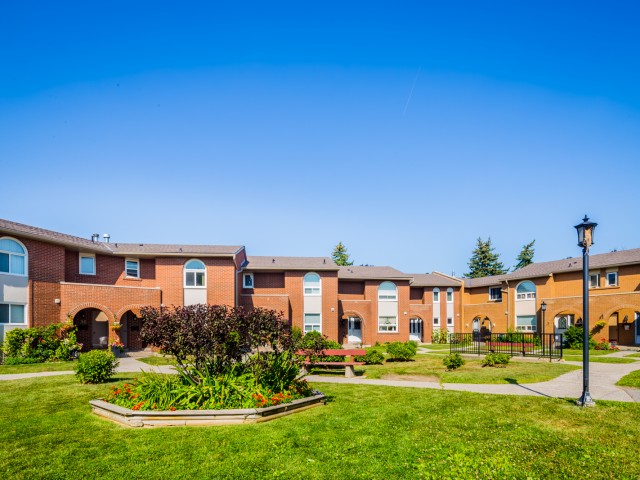 1180 Mississauga Valley Townhouses