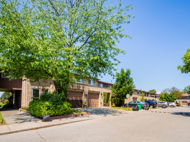 405 Hyacinthe Townhouses