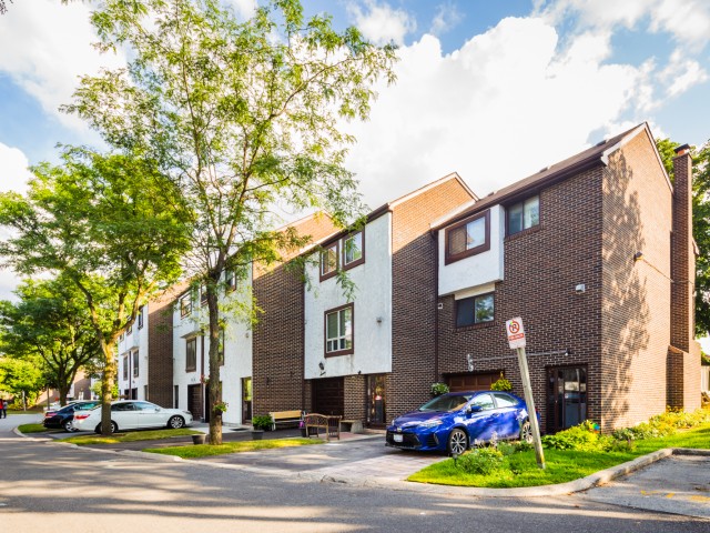 4020 Brandon Gate Townhouses