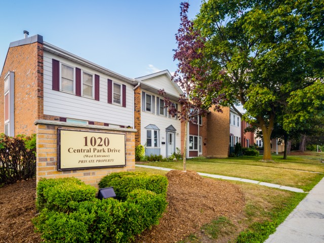 1020 Central Park Townhouses photo