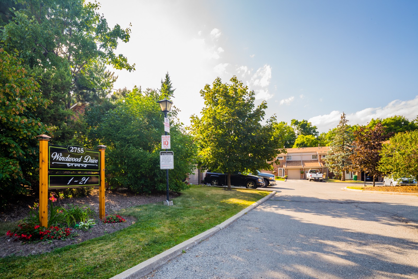 2755 Windwood Townhouses at 2755 Windwood Dr, Mississauga 1