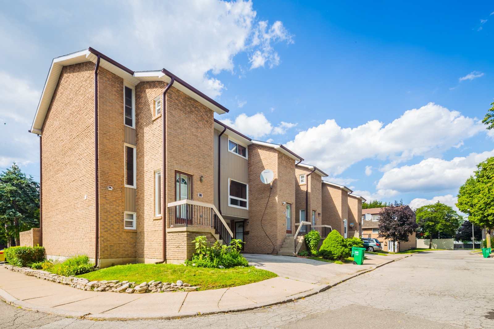 640 Rathburn Road East Townhouses at 640 Rathburn Rd E, Mississauga 0