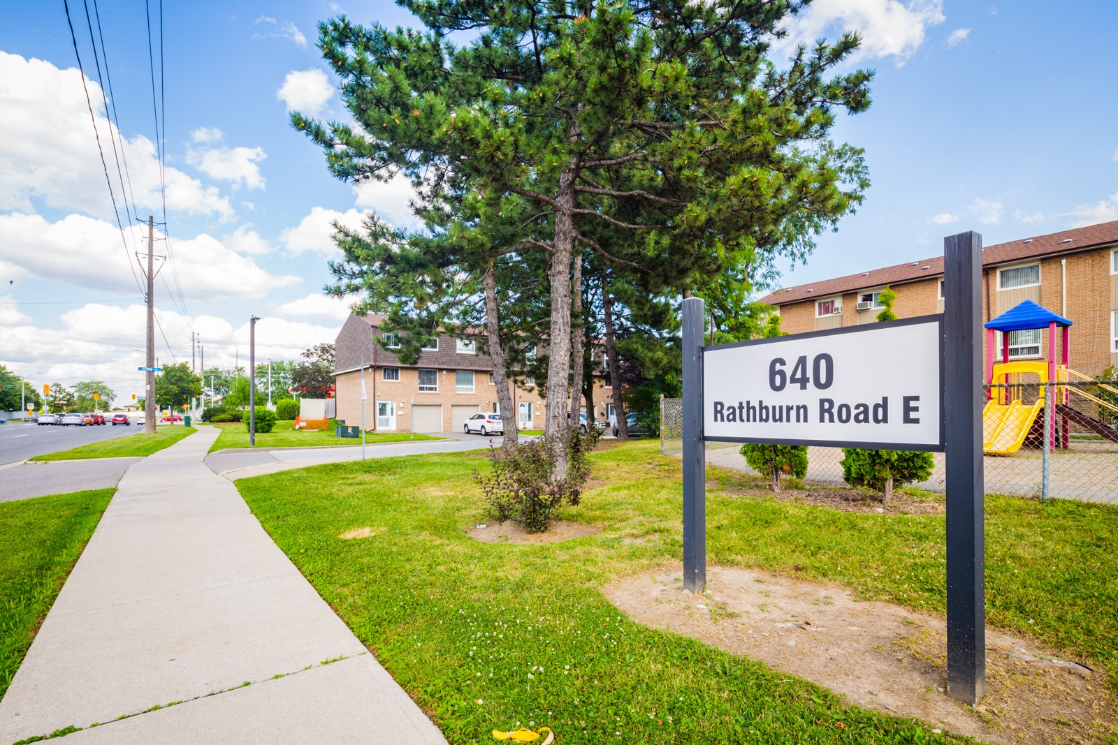 640 Rathburn Road East Townhouses at 640 Rathburn Rd E, Mississauga 1