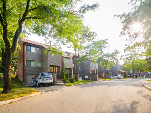 2881 Windwood Drive Townhouses