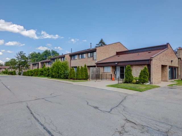 2605 Woodchester Townhouses
