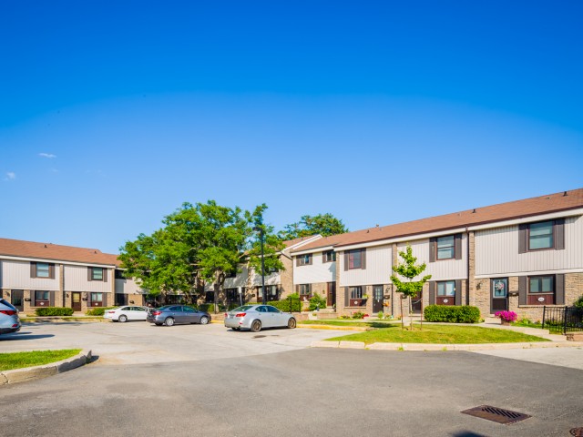 2779 Gananoque Townhouses