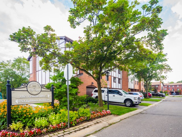 4165 Fieldgate Drive Townhouses