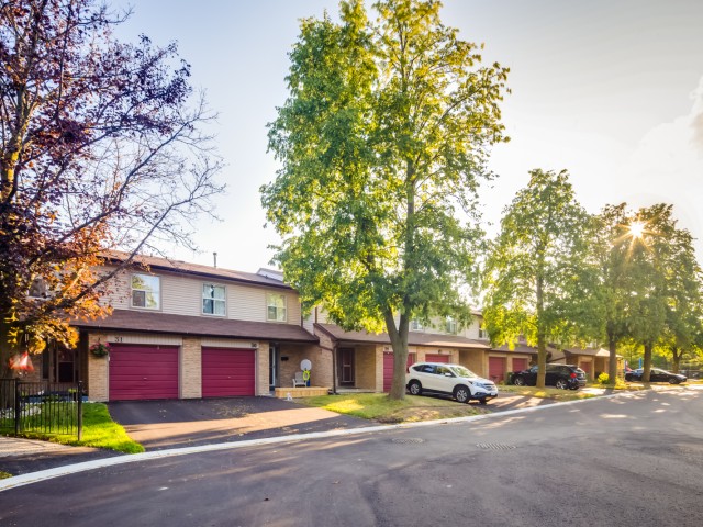 6100 Montevideo Townhouses photo