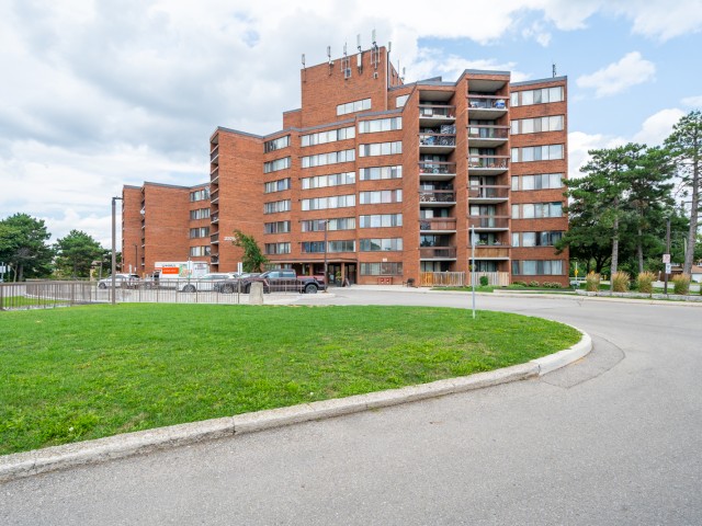 2375 The Collegeway Apartments photo