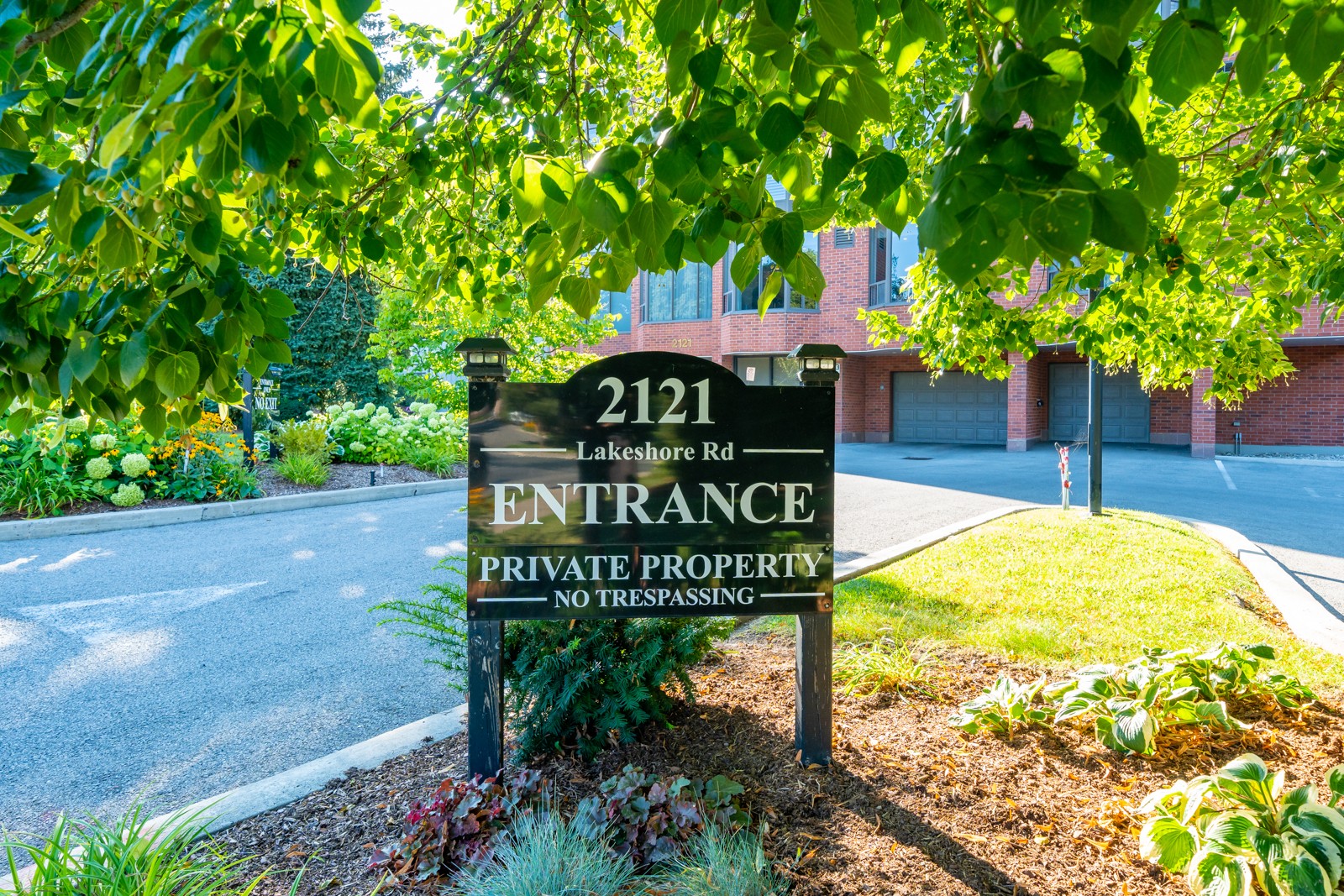 2121 Lakeshore Rd Village Gate Condos 2 Condos for Sale Condos.ca