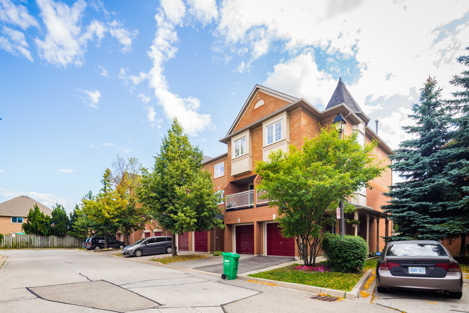 6950 Tenth Line West Townhouses at 6950 Tenth Line W, Mississauga 1