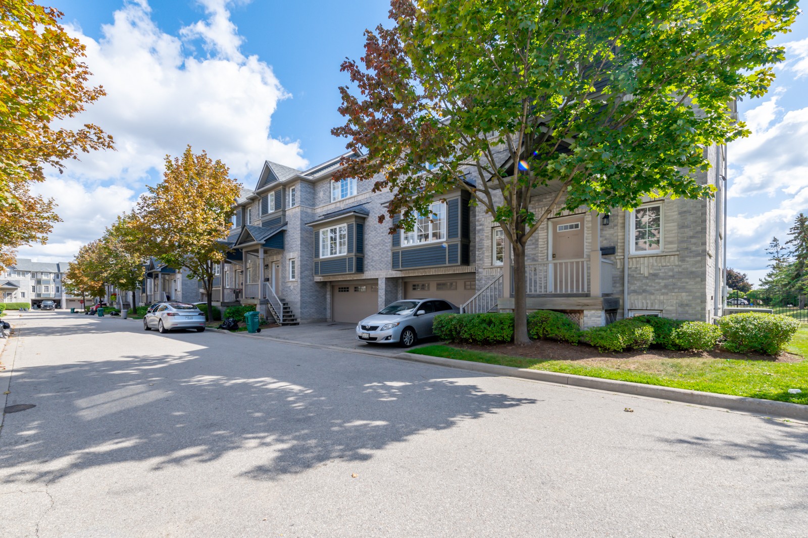 5535 Glen Erin Drive Townhouses at 5535 Glen Erin Dr, Mississauga 1