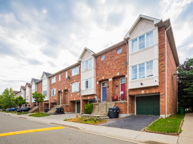 80 Acorn Place Townhouses