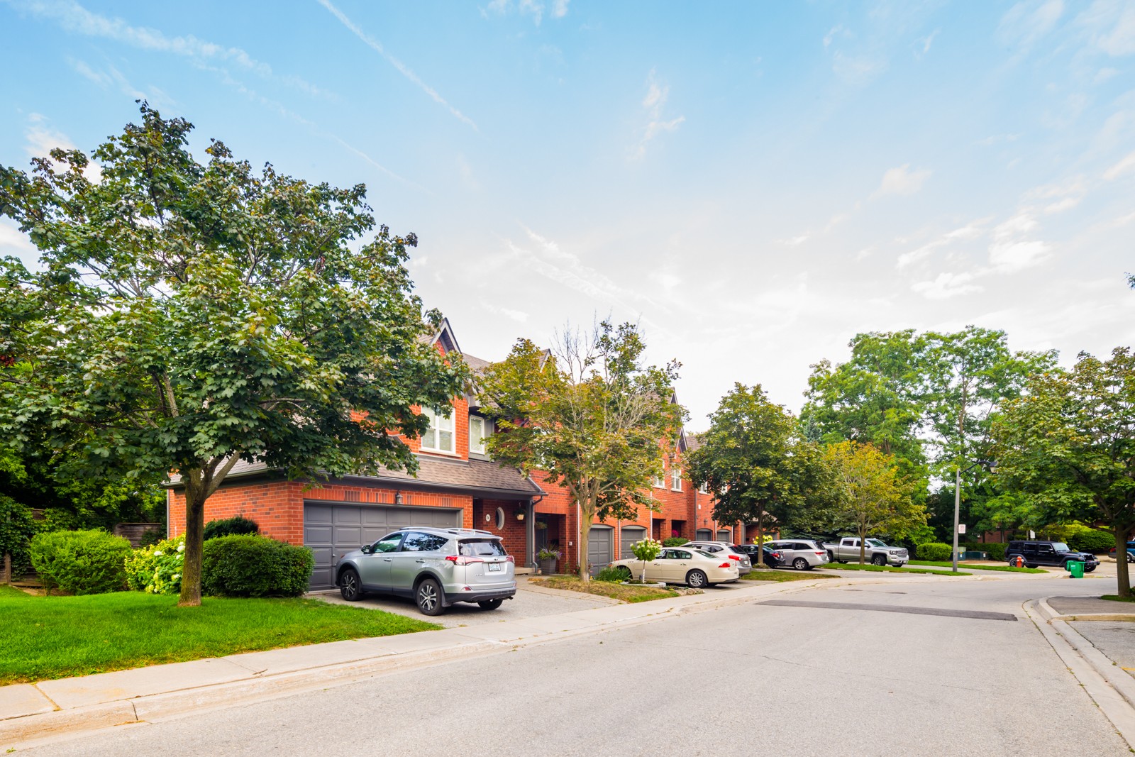 1064 Queen Street West Townhouses at 1064 Queen St W, Mississauga 1