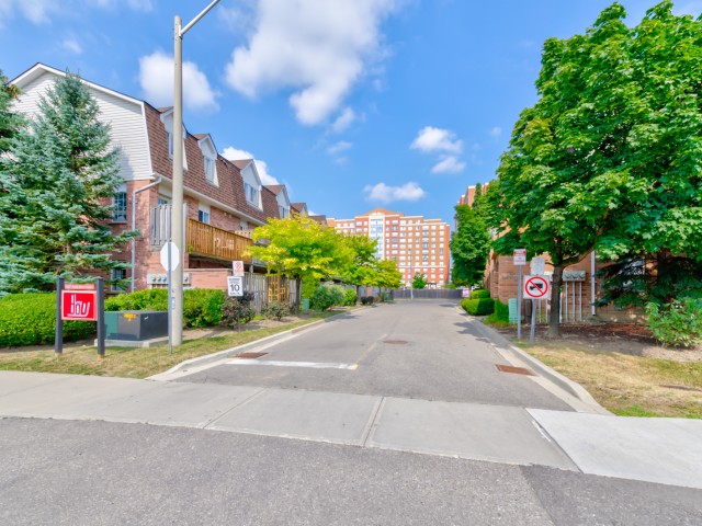 1525 South Parade Townhouses