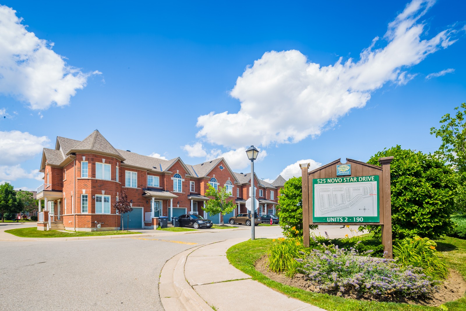 525 Novo Star Drive Townhouses at 525 Novo Star Dr, Mississauga 1