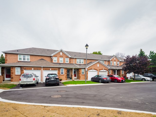 2 Bridlefield Crescent Townhouses photo