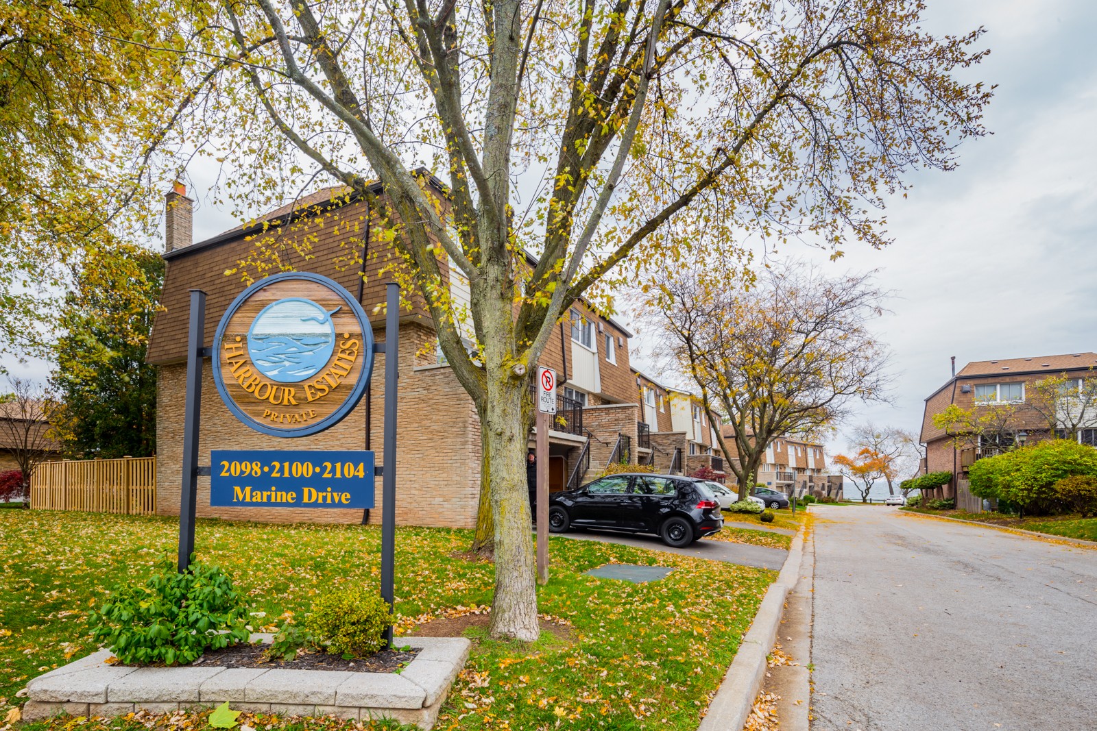 Harbour Estates at 2120 Marine Dr, Oakville 0