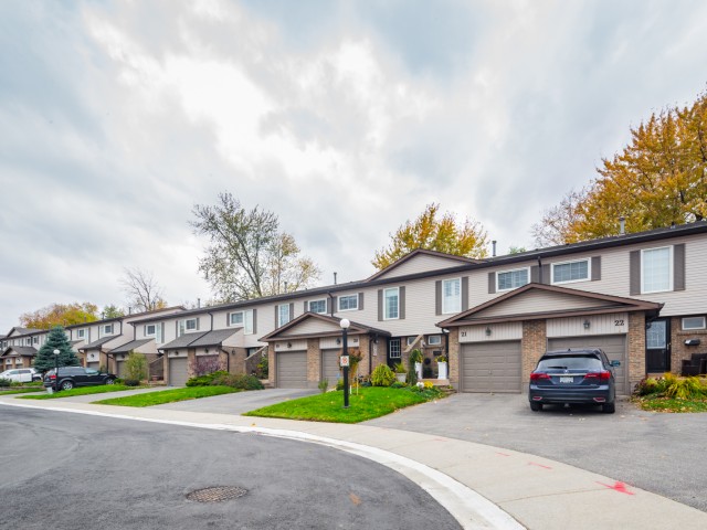 2411 Sovereign St Townhouses photo