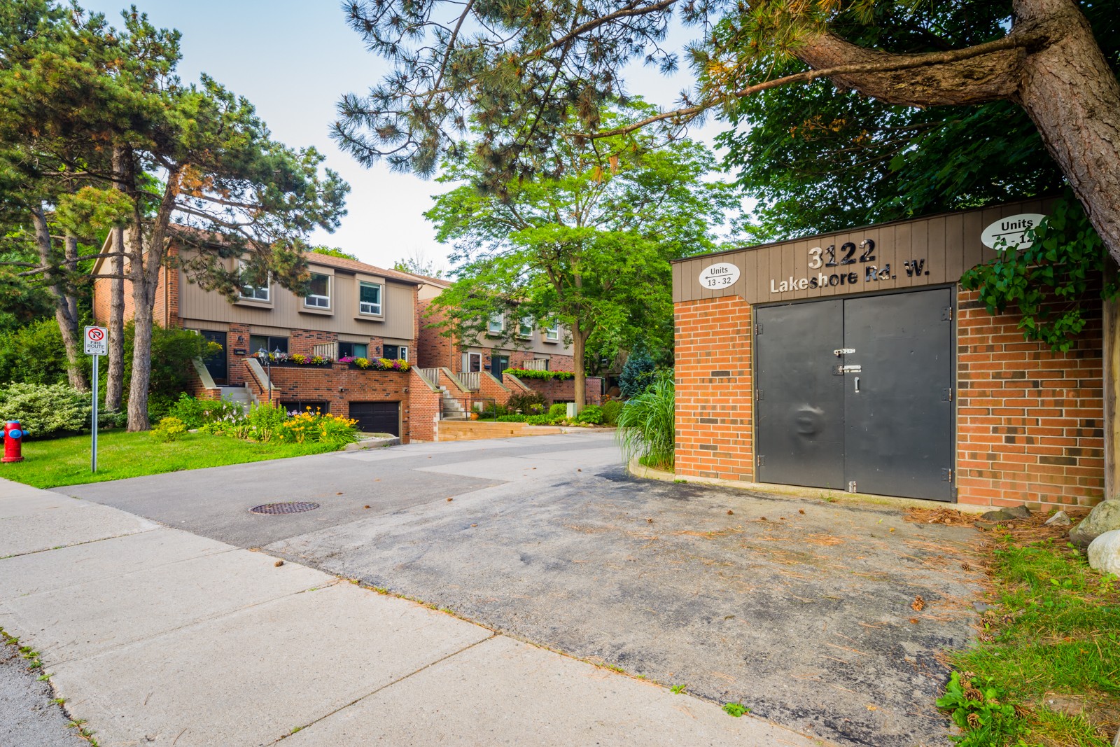 3122 Lakeshore Townhouses at 3122 Lakeshore Rd W, Oakville 0