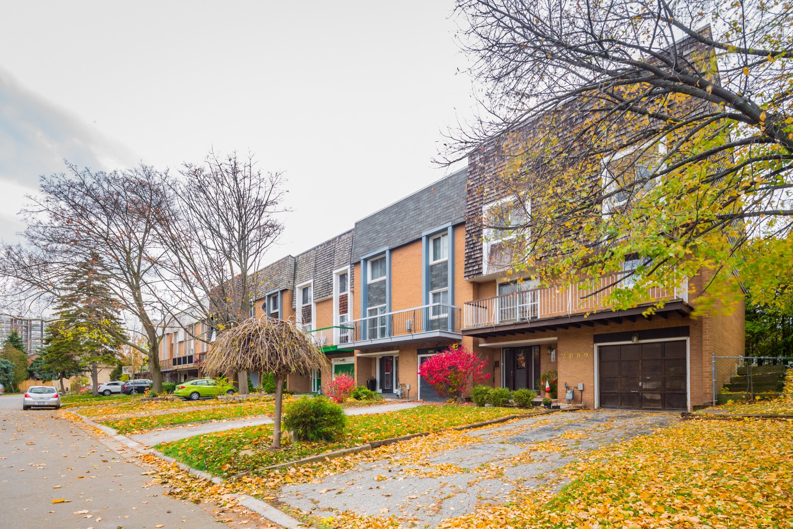 2110 Lakeshore Townhouses at 2108 Lakeshore Rd W, Oakville 0