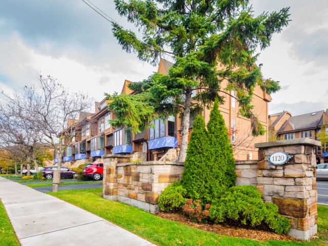1120 Queens Ave Townhouses photo