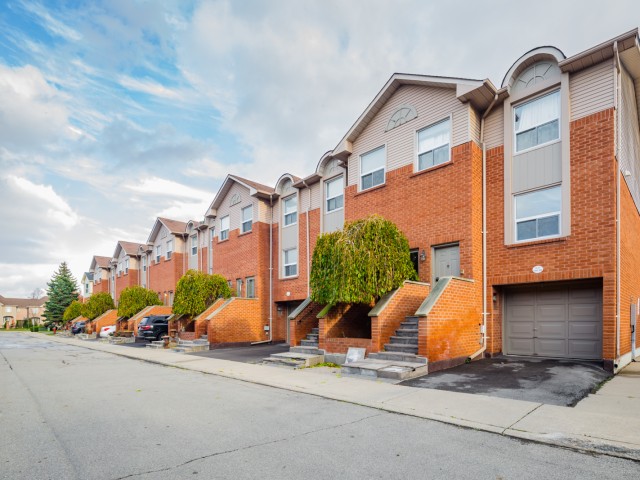 1500 Reeves Gate Townhouses