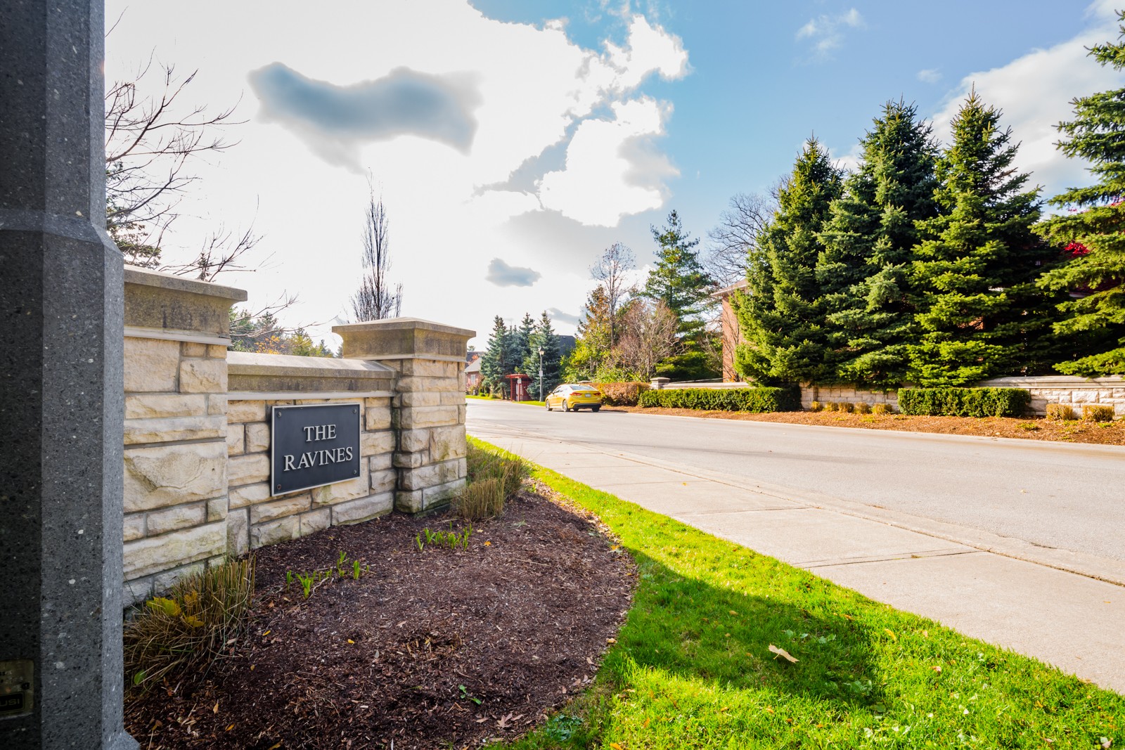 The Ravines at 2348 Ravine Gate, Oakville 0