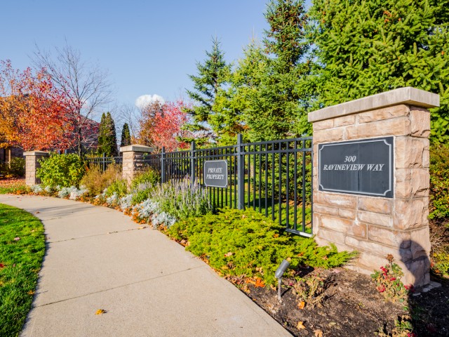 Ravineview Way