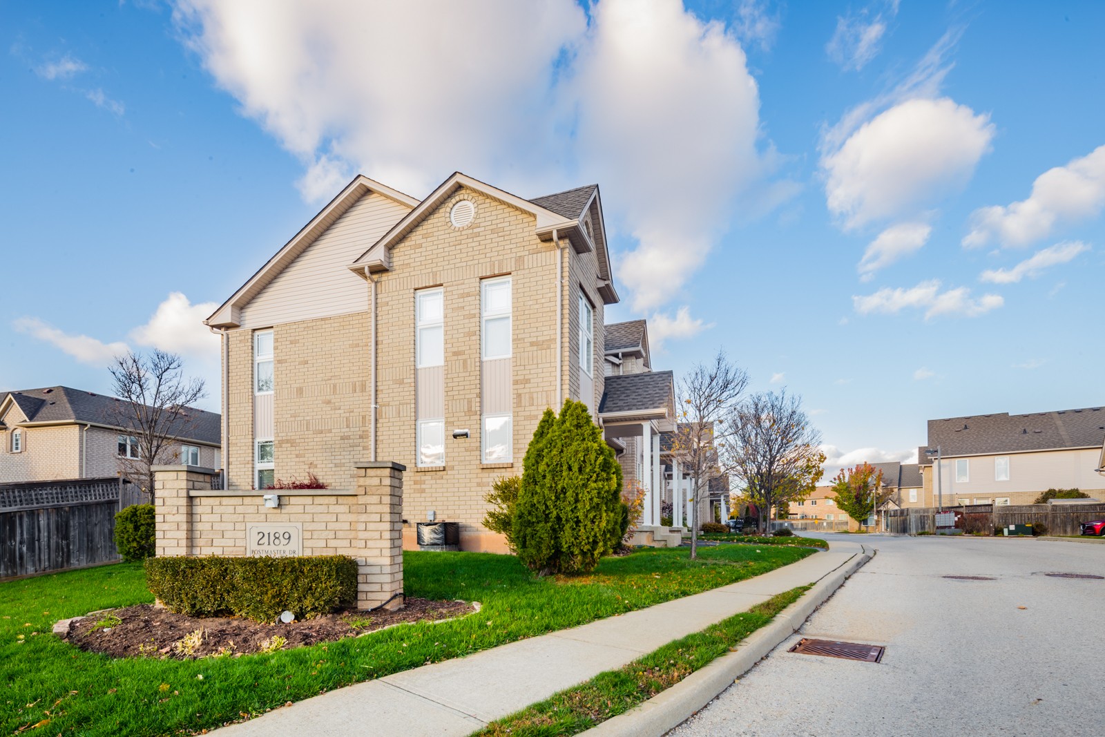 2189 Postmaster Dr Townhouses at 2189 Postmaster Dr, Oakville 0