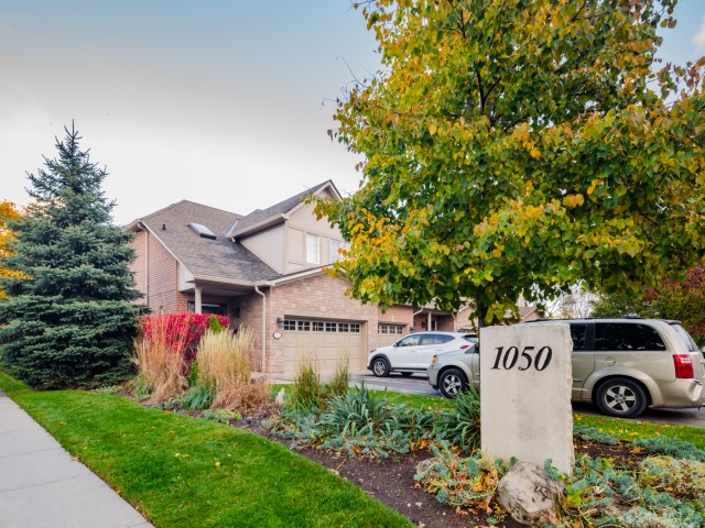 1050 Grand Blvd Townhouses photo