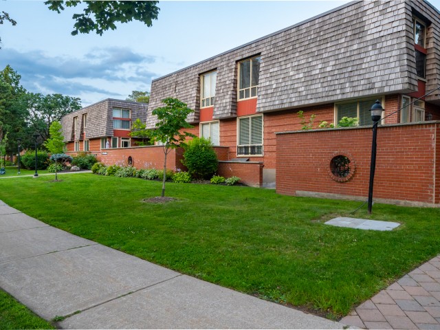 69 Upper Canada Townhouses photo