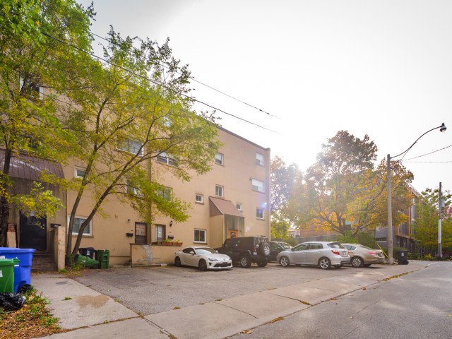 829 Richmond Street Townhouses photo